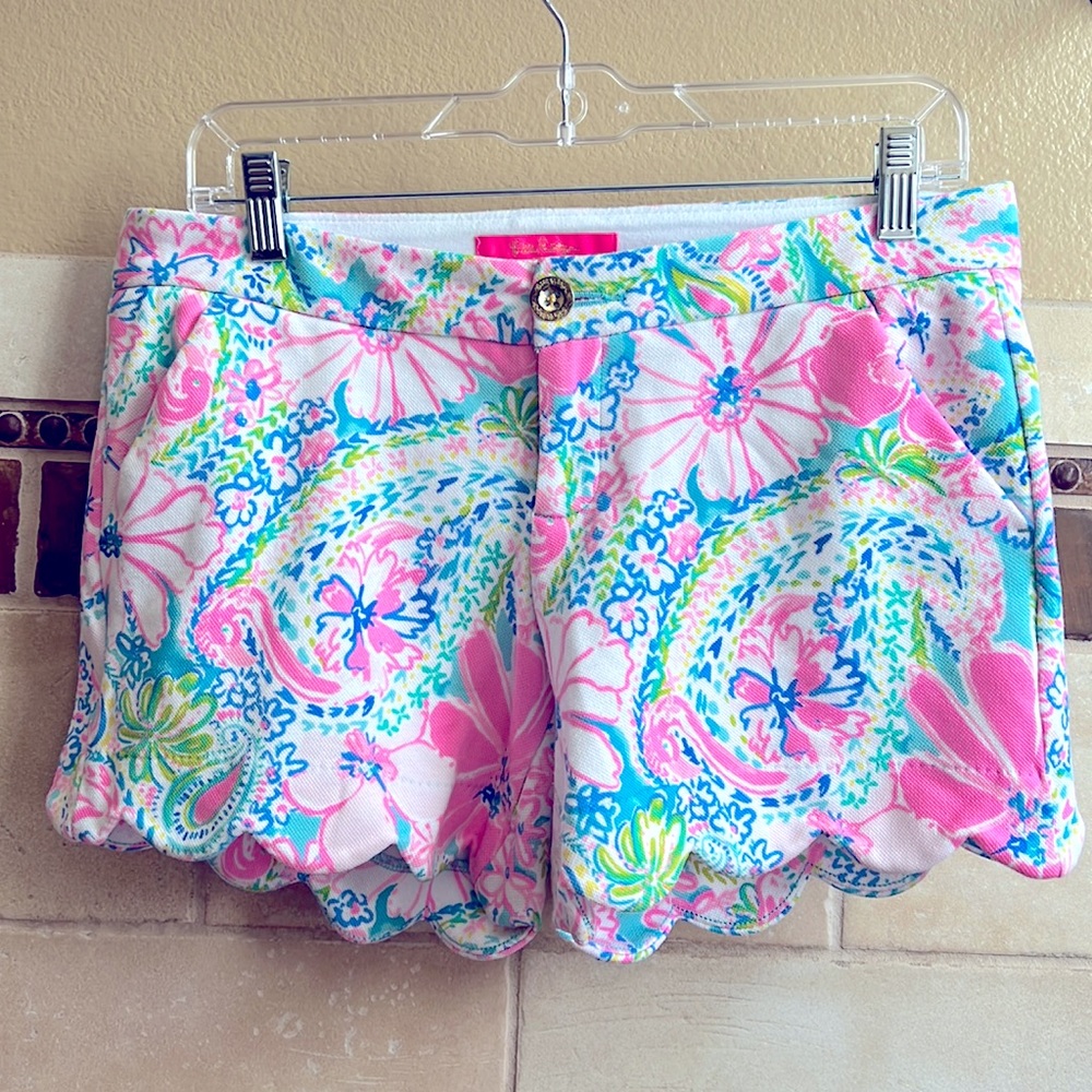 Lily Pulitzer scalloped shorts